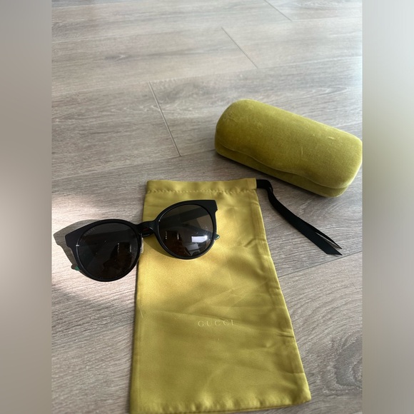 Gucci Round-frame Sunglasses - Picture 5 of 7